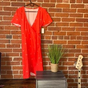 Crescent Drive Dress Wrap Around Front Tie Red w/ White Flowers Size Medium